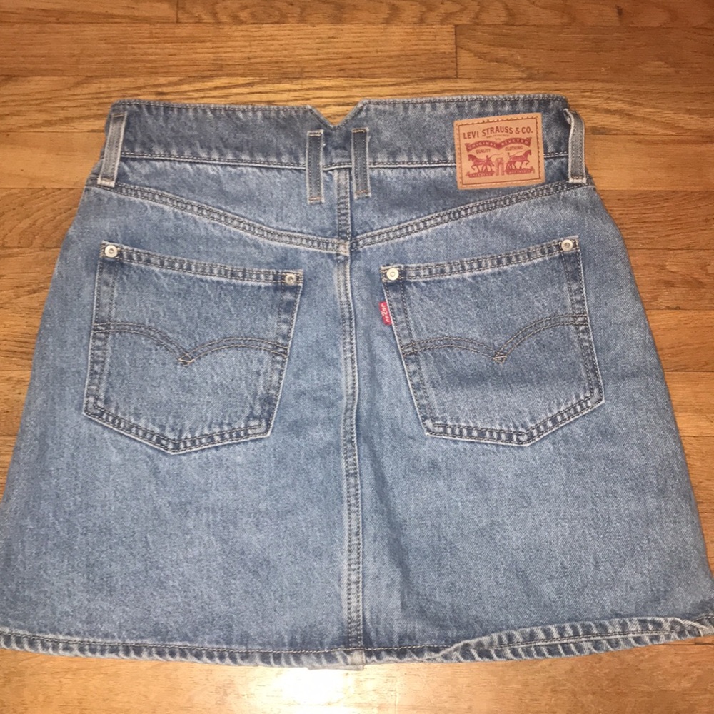 Levis Denim Skirt - Picture 4 of 7